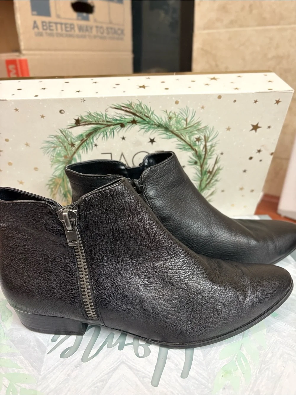 Naturalizer Black Leather Pointed Toe Ankle Booties with Side Zips